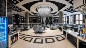 لؤلؤة کریستال (Loulou Crystal Hotel)