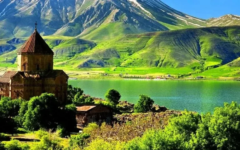 تور زمینی وان